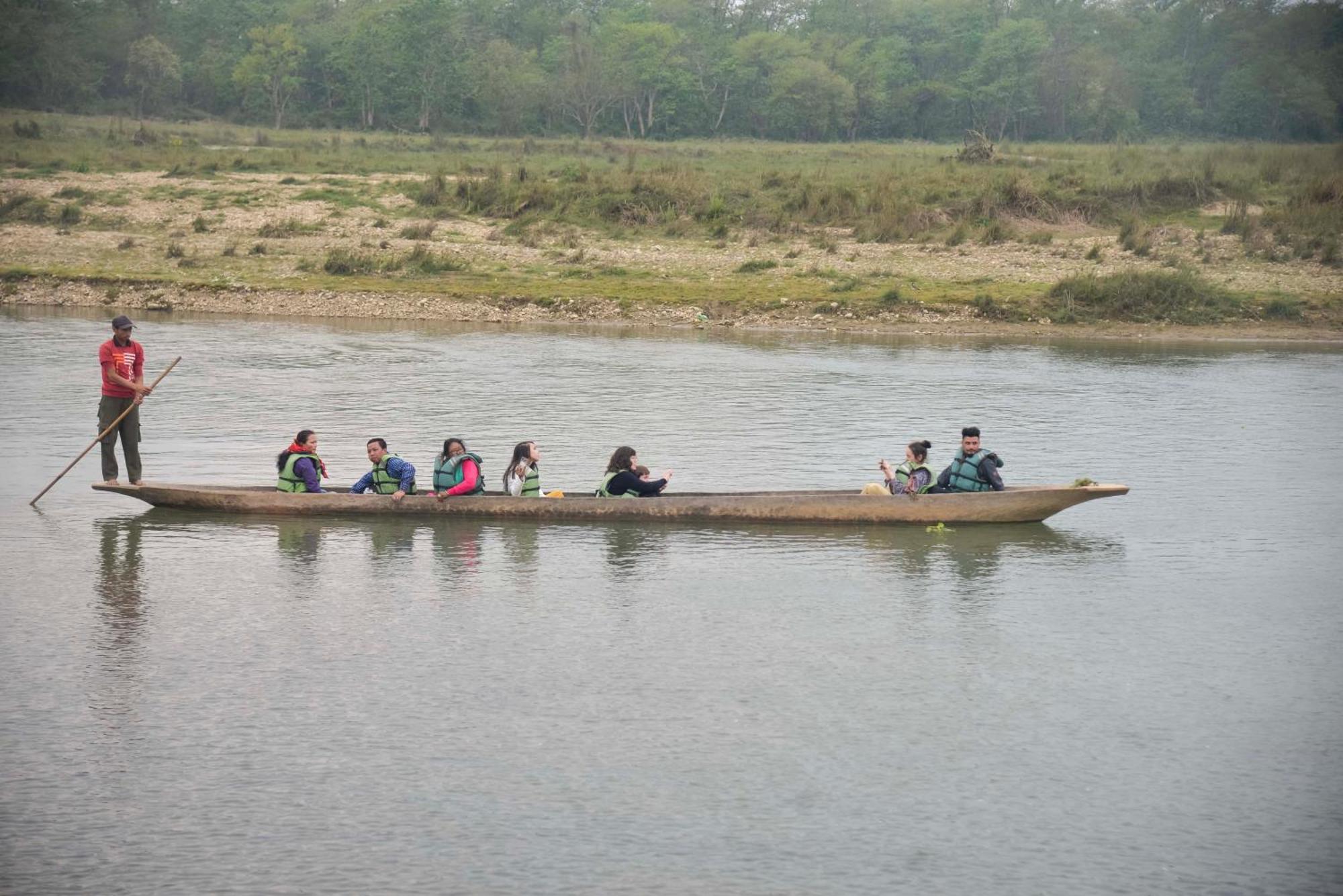 Greenland Safari, Sauraha Exteriör bild